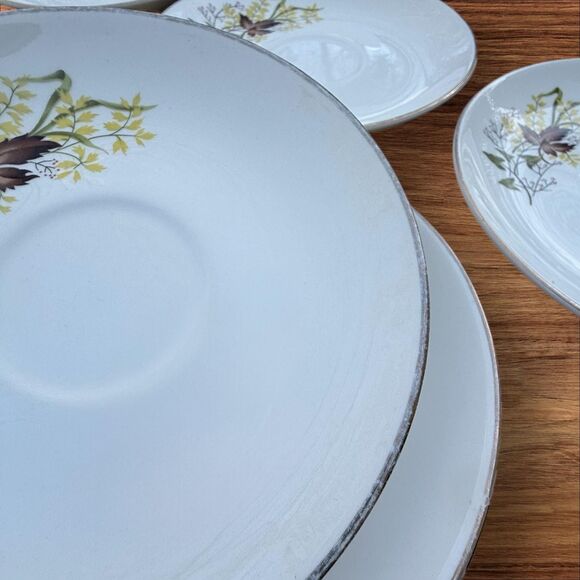 Vintage 1965 Taylor Smith & Taylor Dinnerware Leaf O’ Gold Tea Plates - Picture 2 of 6